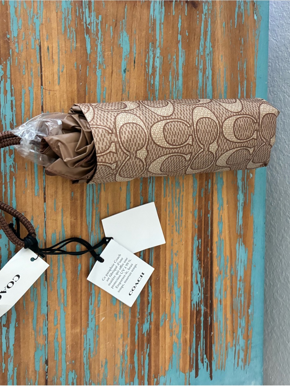 NWT Coach Folding Umbrella in Tan Signature Print with Sleeve